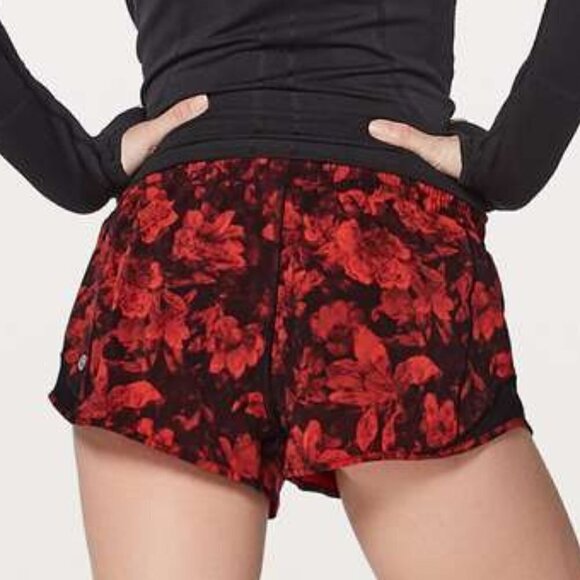 Lululemon Hotty Hot Short II 2.5" - 12 RARE - Picture 2 of 6